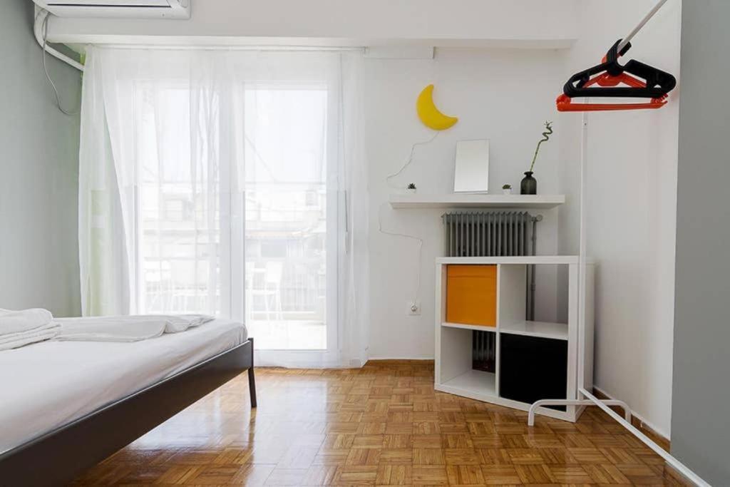 Appartement Sunlit 2Br Oasis In Metaxourghio 3Min From Metro à Athènes Extérieur photo